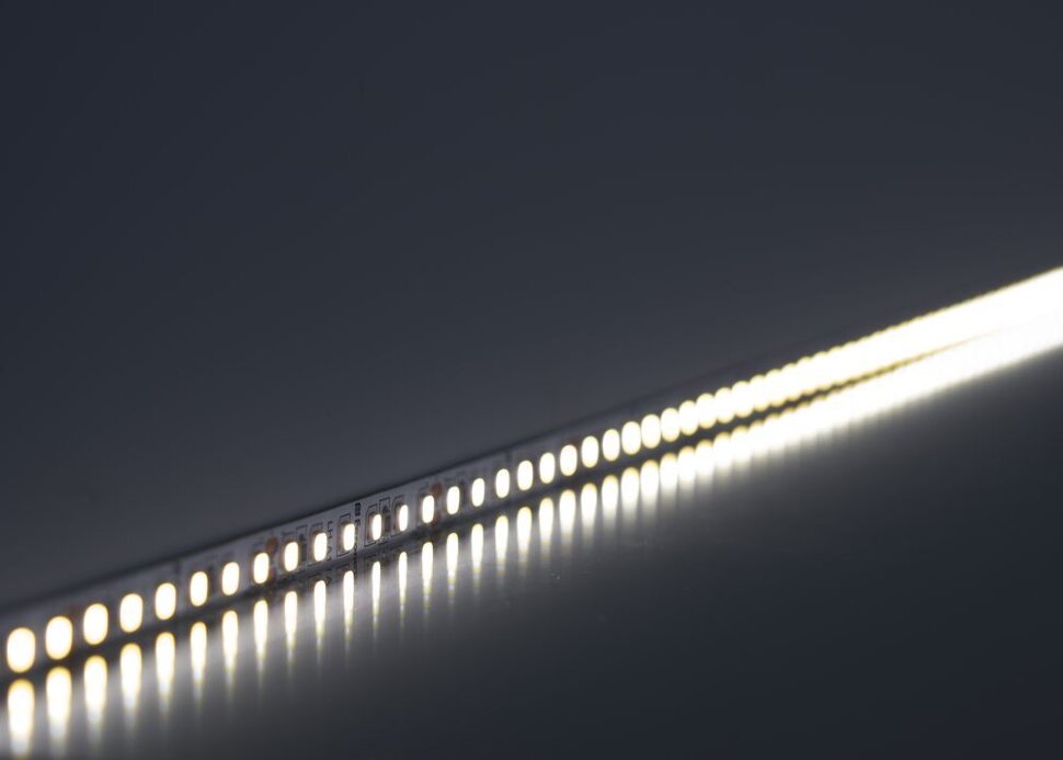 Купить Светодиодная LED лента Feron LS501, 120SMD(2835)/м 11Вт/м 24V 5000*8*1.22мм 4000К в интернет-магазине электрики в Москве Альт-Электро