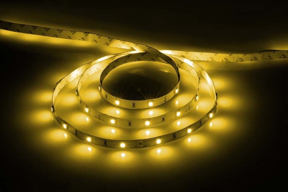 Купить Cветодиодная LED лента Feron LS606, 30SMD(5050)/м 7.2Вт/м  5м IP20 12V желтый в интернет-магазине электрики в Москве Альт-Электро