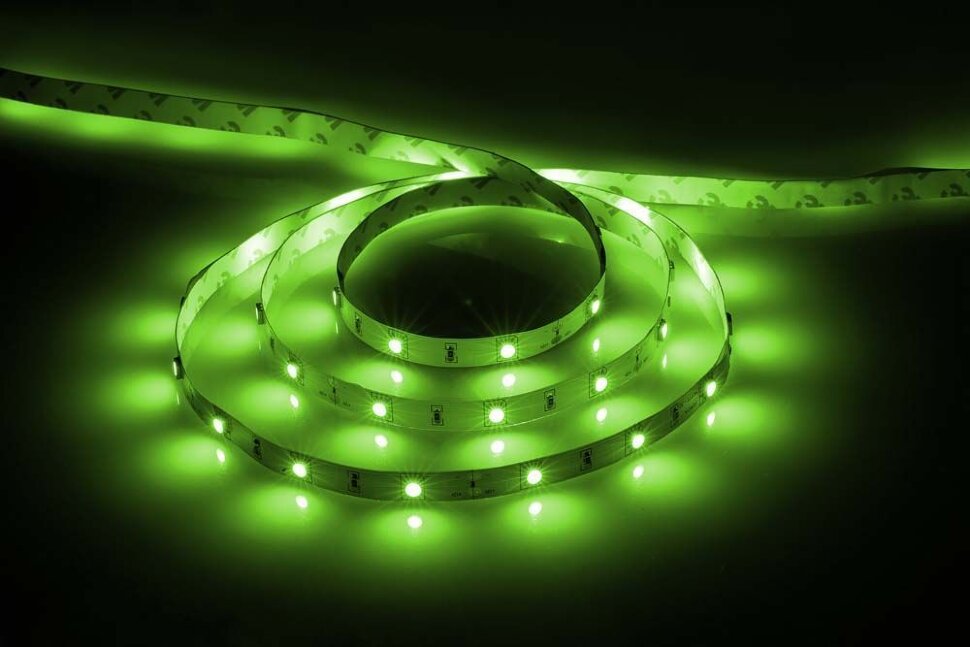 Купить Cветодиодная LED лента Feron LS606, 30SMD(5050)/м 7.2Вт/м  5м IP20 12V зеленый в интернет-магазине электрики в Москве Альт-Электро
